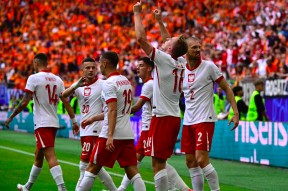  莱万多夫斯基爆冷击败利物浦，赛事规则更新引爆全场！-半岛体育APP